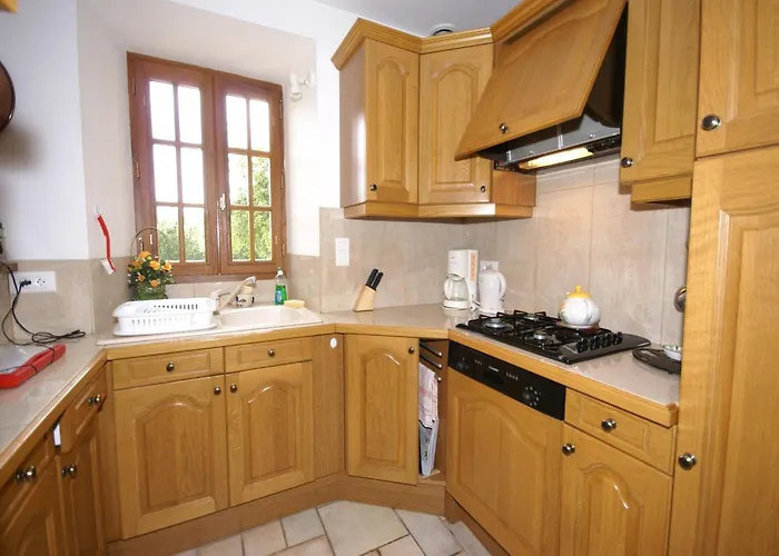 Hébergement de vacances Spacious With Private Pool *