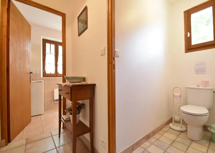 Spacious With Private Pool Hébergement de vacances Peyrilles