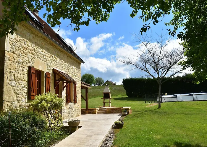 Spacious With Private Pool Hébergement de vacances