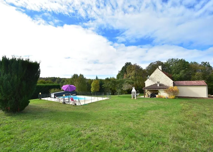 Hébergement de vacances Spacious With Private Pool *